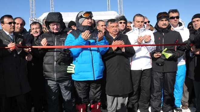 Sivas Bakan Yılmaz, Sivas`ta Kayak Merkezinin Açılışını Yaptı