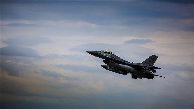 Türk savaş jetleri Afrin´deki PYD/PKK hedeflerini bombalıyor