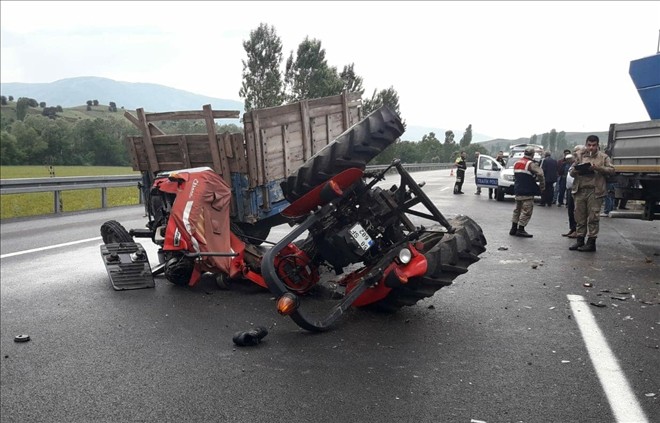 TIR´la çarpışan traktörün sürücüsü öldü