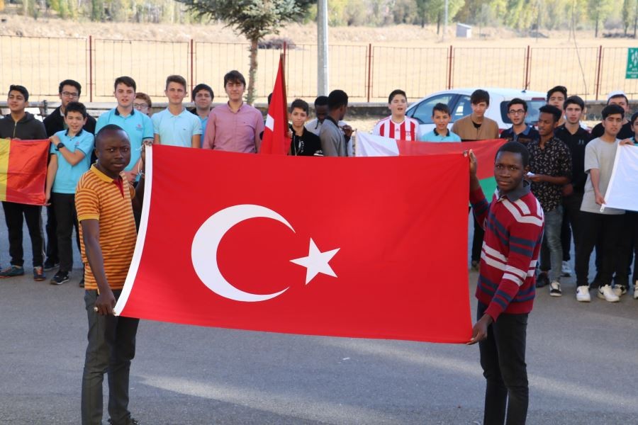Afrikalı öğrencilerden Mehmetçiğe destek