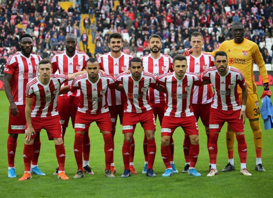 Sivasspor’da 4 futbolcu sarı kart sınırında