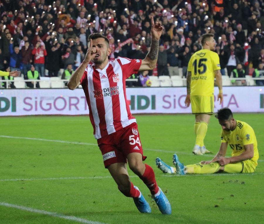 Süper Lig: D.G. Sivasspor: 3 - Fenerbahçe: 1 (Maç sonucu)