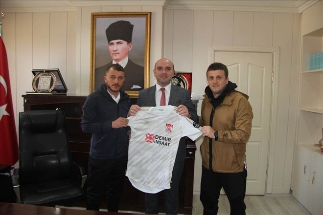 Sivassporlu futbolcular Ulu Cami´yi gezdi