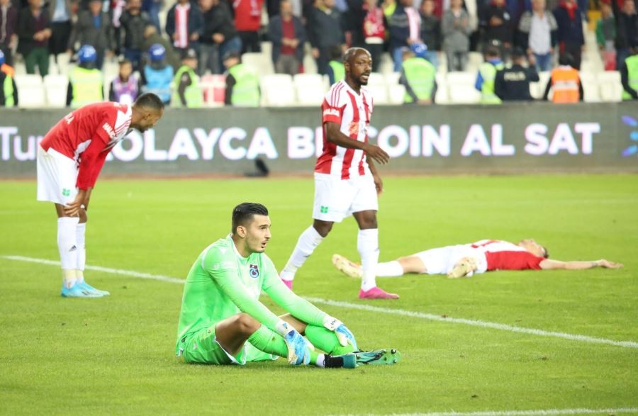 Süper Lig: Demir Grup Sivasspor: 2 - Trabzonspor: 1 (Maç sonucu)