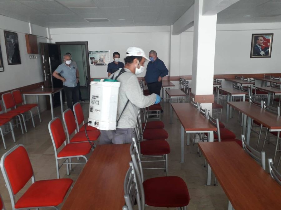 CHP binası dezenfekte edildi