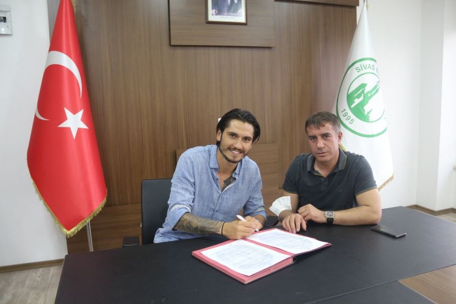 Timur Kosovalı, Sivas Belediyespor’a transfer oldu