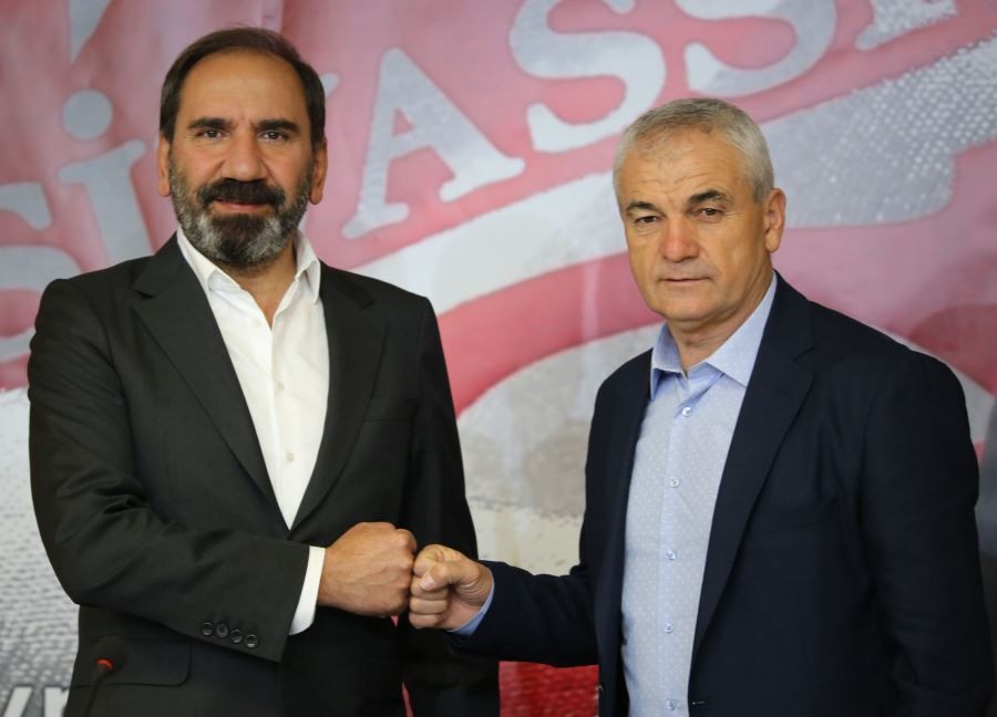 Sivasspor, Rıza Çalımbay’la 1 yıl daha yola devam edecek