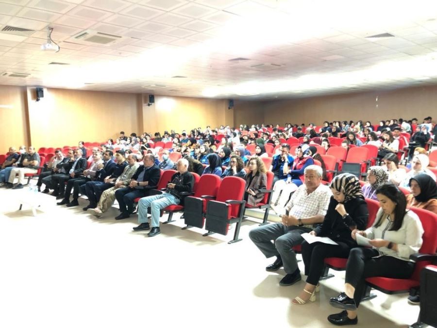 Sivas Cumhuriyet Üniversitesi (SCÜ) Suşehri Timur Karabal Meslek Yüksekokulu tarafından “Gıda Kaynaklı Tehlikelere Dikkat” adlı konferans düzenlendi.