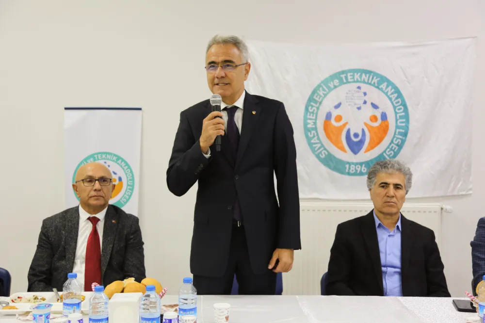 STSO Başkanı Zeki Özdemir, Meslek Lisesi Öğrencileriyle Bir Araya Geldi. 