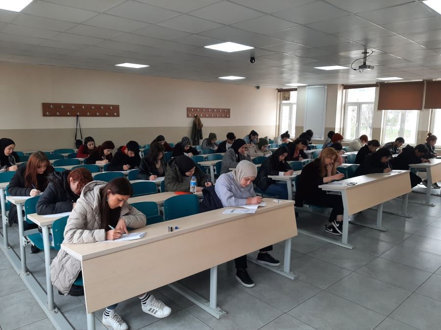 SCÜ’de Fransızca Yeterlilik Sınavı yapıldı 