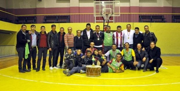 ÇEDAŞ Voleybolda Stres Attı