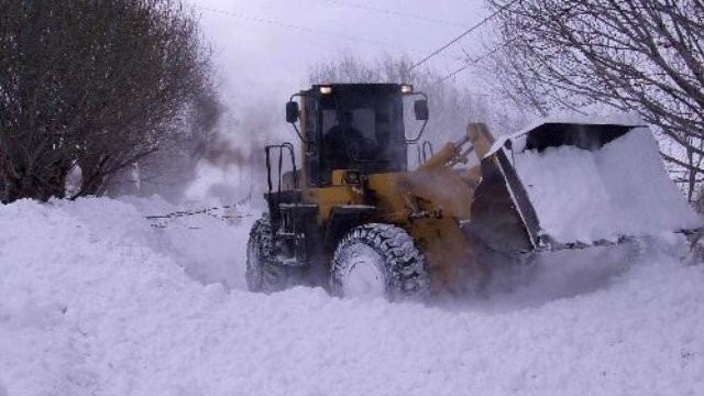 Sivas`ta 72 Köy Yolunda Ulaşım Sağlanamıyor