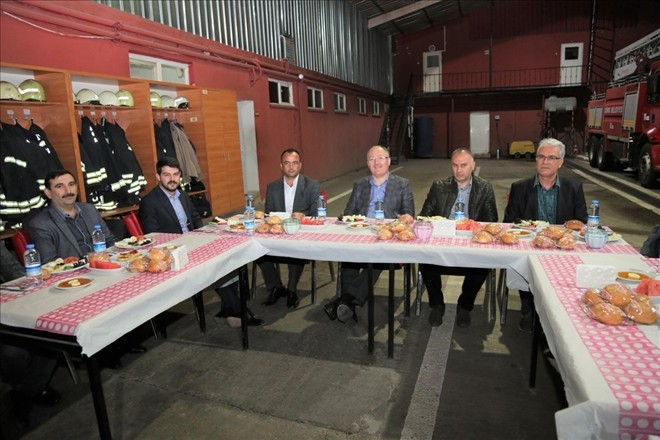 Başkan Bilgin, itfaiye erleri ile sahur yaptı