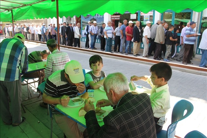 10 yıldır bıkmadan usanmadan bunu yapıyor