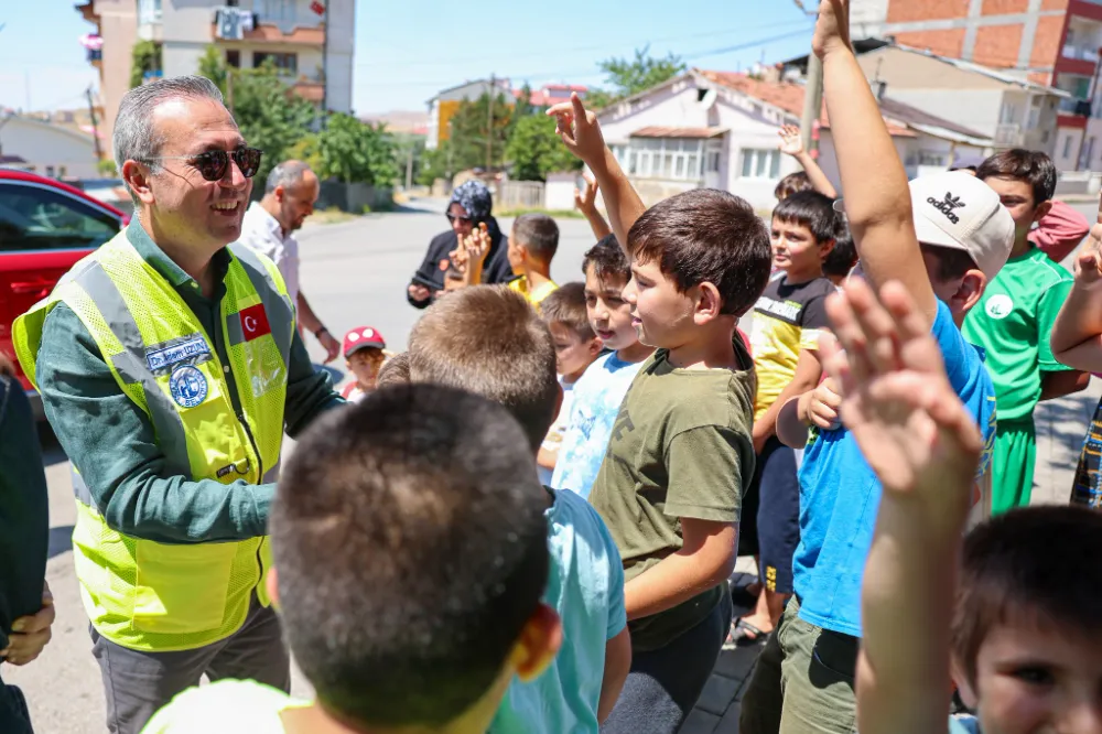 Uzun, minikleri yalnız bırakmadı 