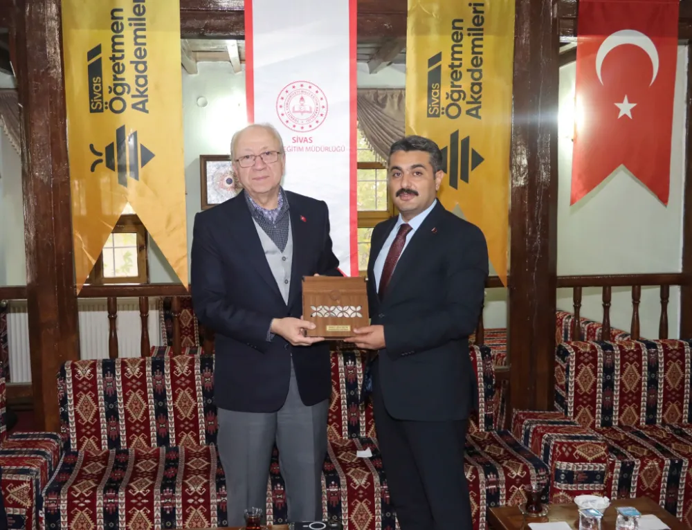 “Düşünce Akademisi” Programının İlk Konuğu Mehmet Şarkışla Oldu