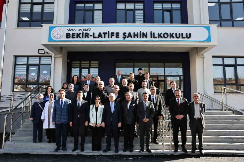 Vali Şimşek, Bekir–Latife Şahin İlkokulunda Öğrencilerin İlk Gün Heyecanına Ortak Oldu