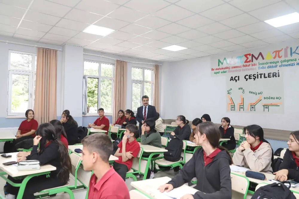 Müdür Erdoğan’dan Divriği Naci Demirağ Anadolu Lisesi’ne Ziyaret