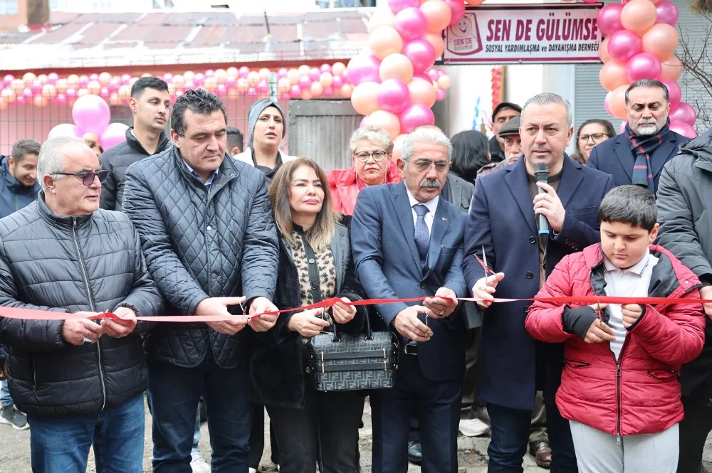 Sen De Gülümse Derneğinin Yeni Hizmet Binası Açıldı