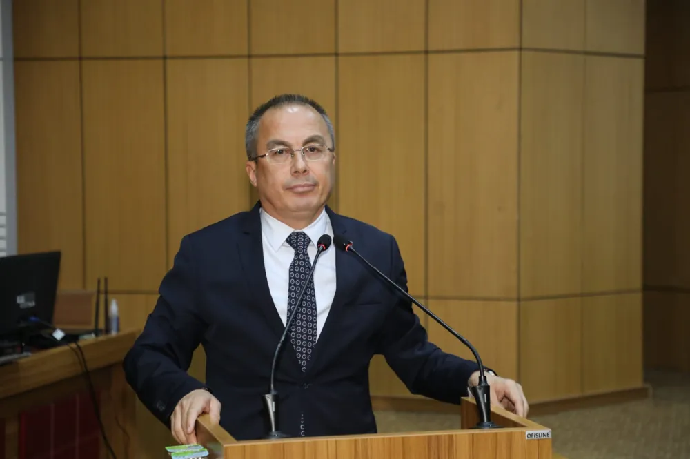 Meclisi toplantısında yapılan gençlik ve spor yatırımlarını anlattı. 