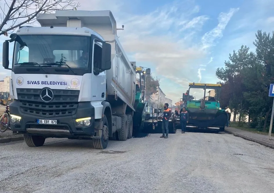 Sivas Belediyesi’nden Alibaba Mahallesi’nde Asfalt Atağı