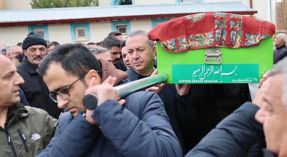 Başkan Uzun’un babaannesi dualarla son yolculuğuna uğurlandı 