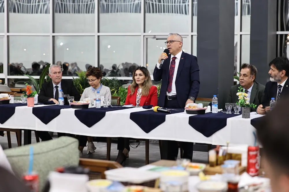 Şimşek çiftçi, tıp öğrencileriyle iftar yaptı 