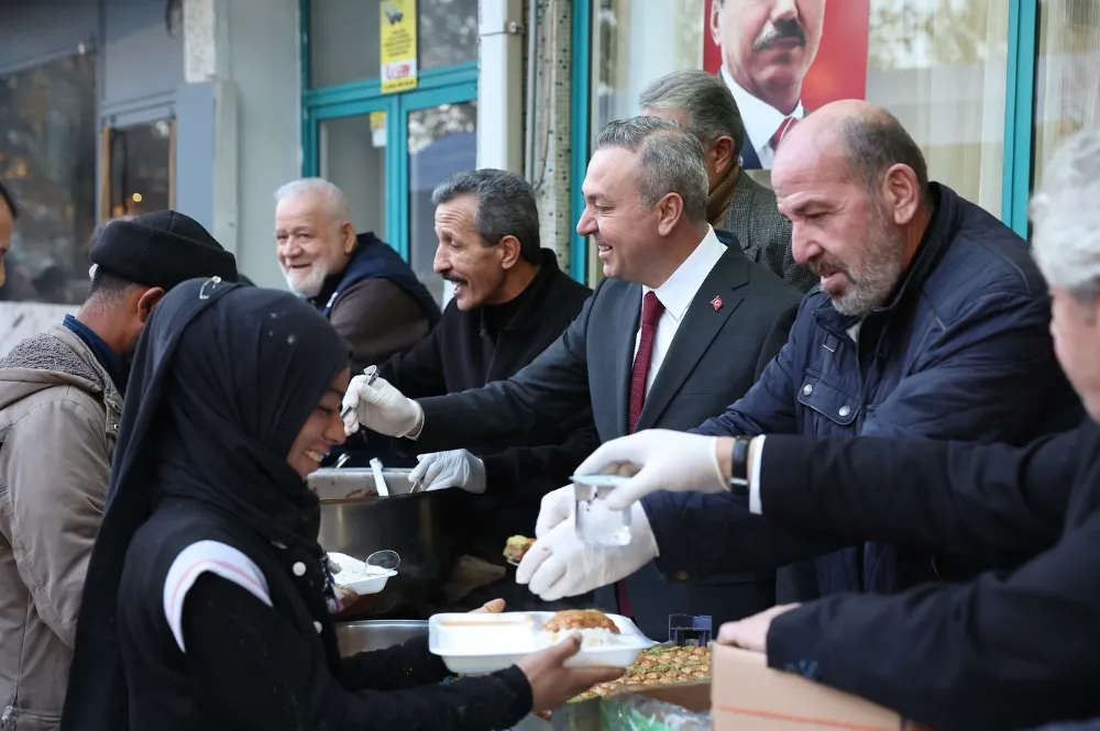 Uzun, iftar programına katıldı 