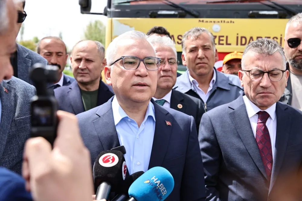 Köy yolları asfaltlanıyor 