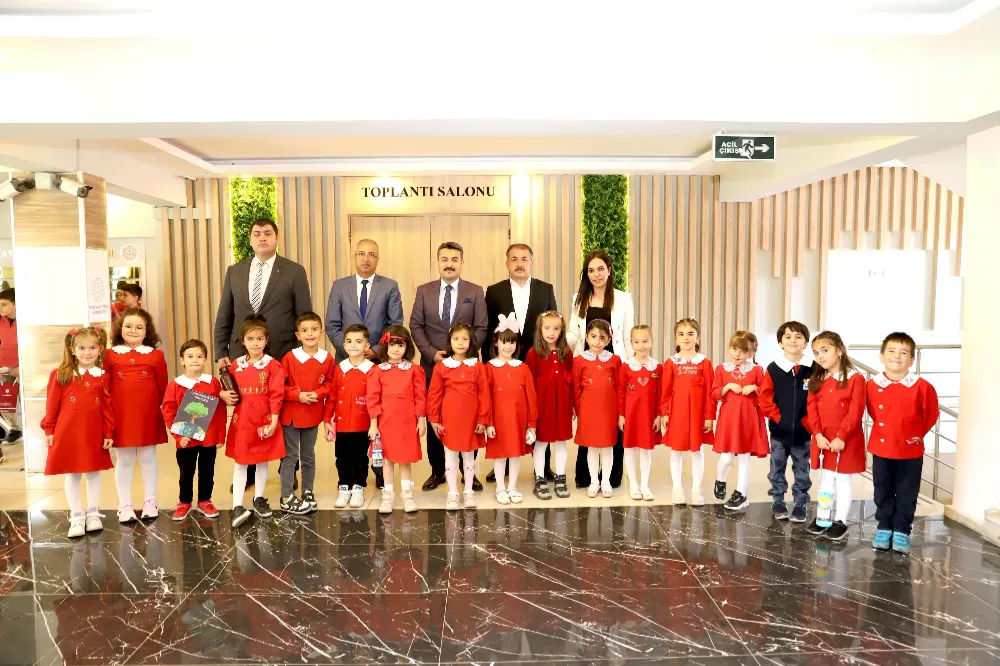 Erdoğan, yazarlığa adım atan öğrencilere başarı diledi 
