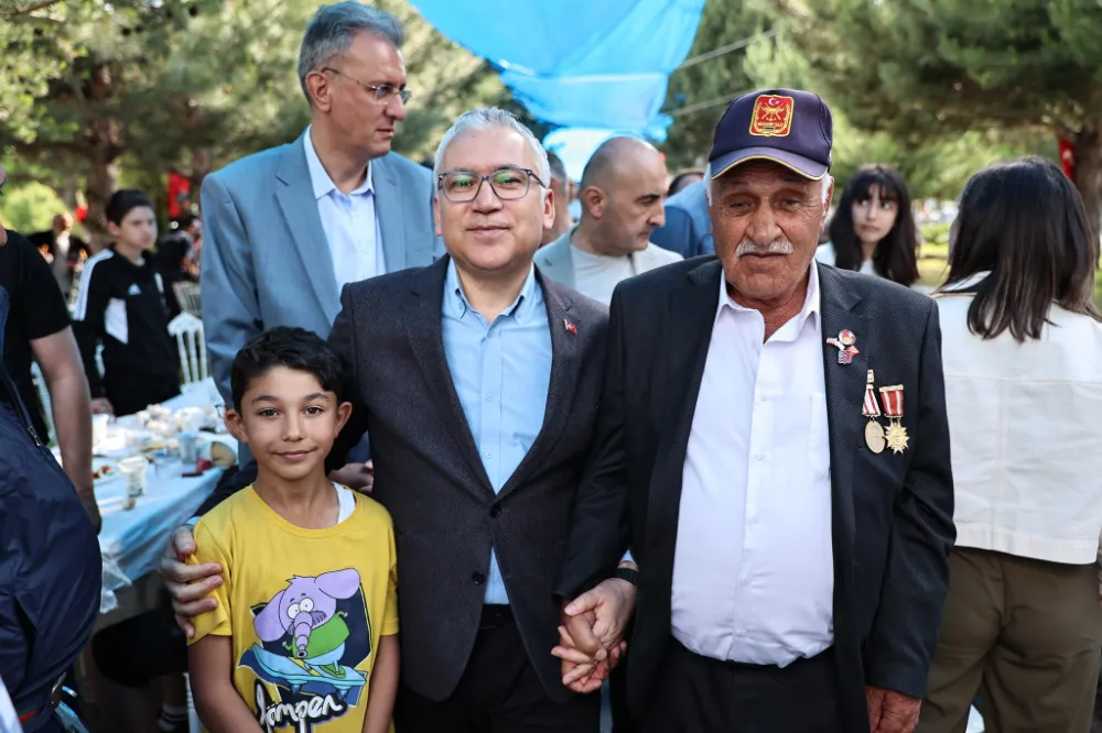 Sivas Valisi: Başımızın tacısınız 