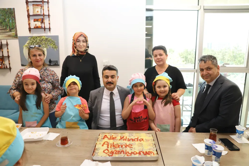 Minik Eller Büyük İşler Projesi” etkinliklerinde öğrencilerle bir araya geldi.