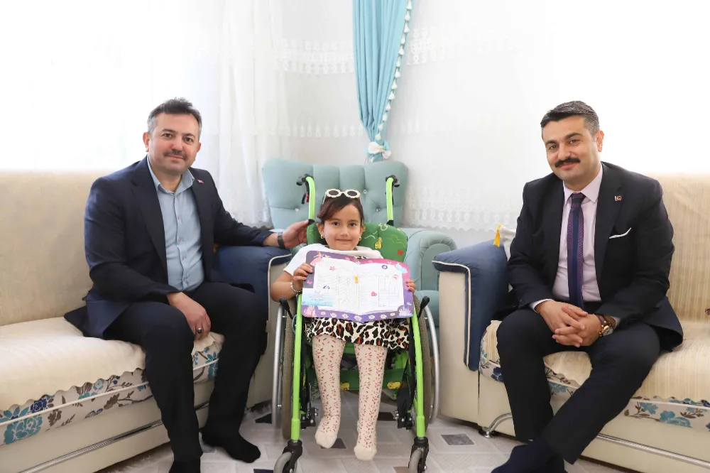 Erdoğan, Evde Eğitim Alan Öğrencilerin Karne Sevincine Ortak Oldu
