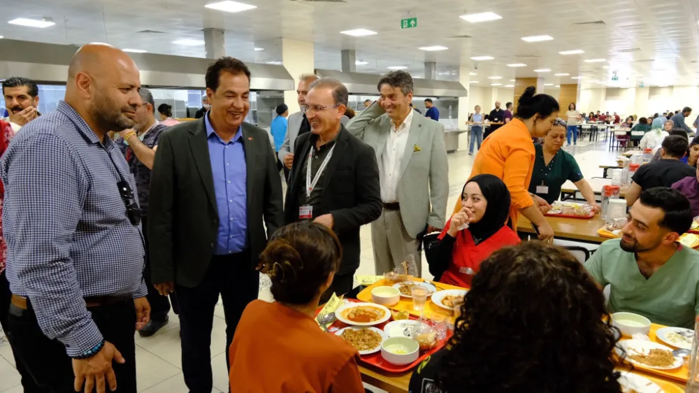 Prof. Dr. Ahmet Şengönül, Üniversite Hastanesi Personeliyle Bir Araya Geldi