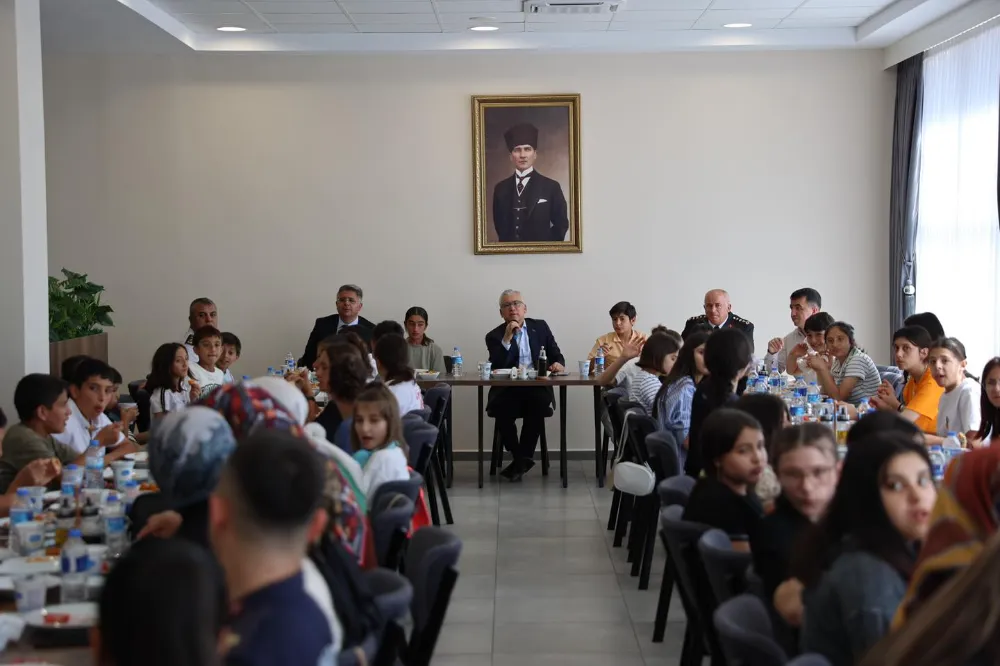 Vali de Katıldı! Jandarma’dan Koruma Altındaki Çocuklara Unutulmaz Gün