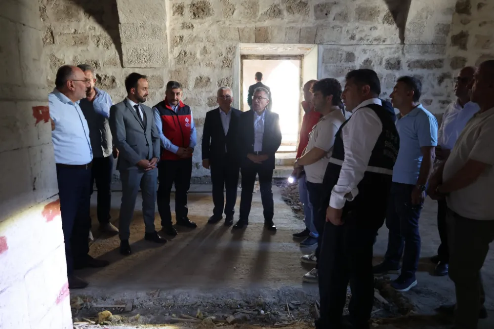 Vali Şimşek, Sivas’ın Tarihi Miraslarında İncelemelerde Bulundu
