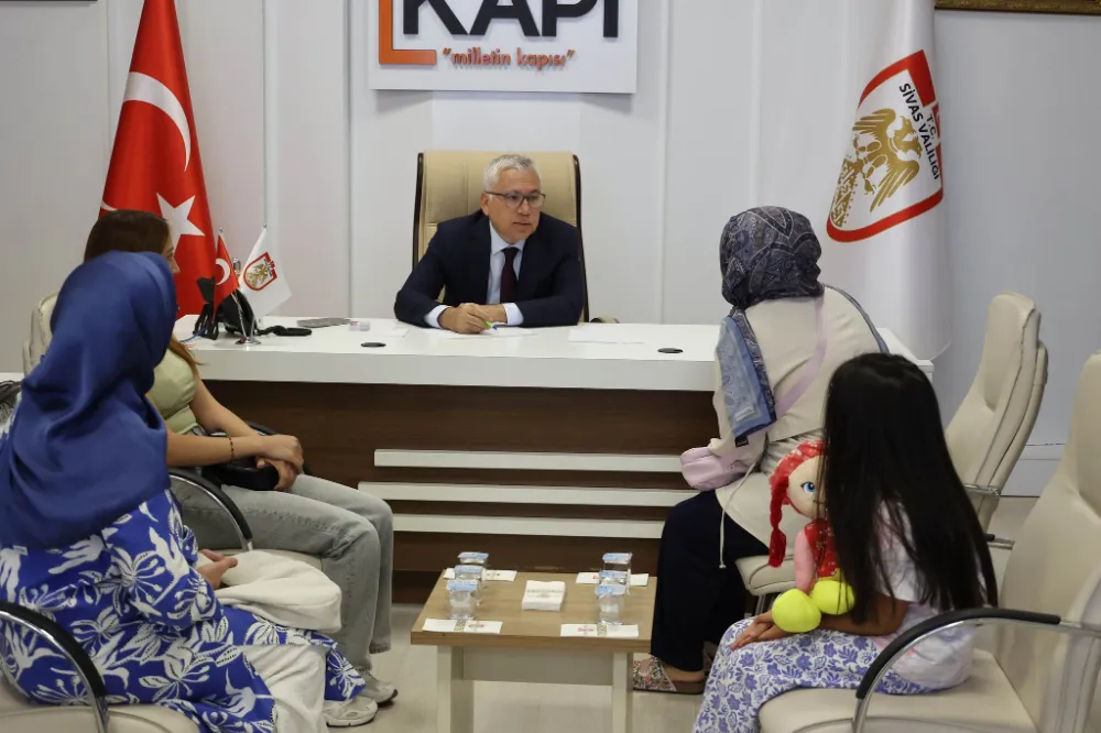 Vali Şimşek, Halk Günü Buluşmalarında Vatandaşlarla Bir Araya Gelmeye Devam Ediyor