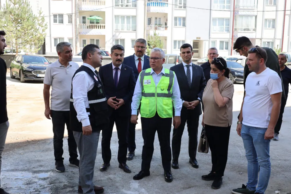 Hayırsever Burhan Haksever’in Yaptırdığı İlkokul İnşaatını İncelediler 