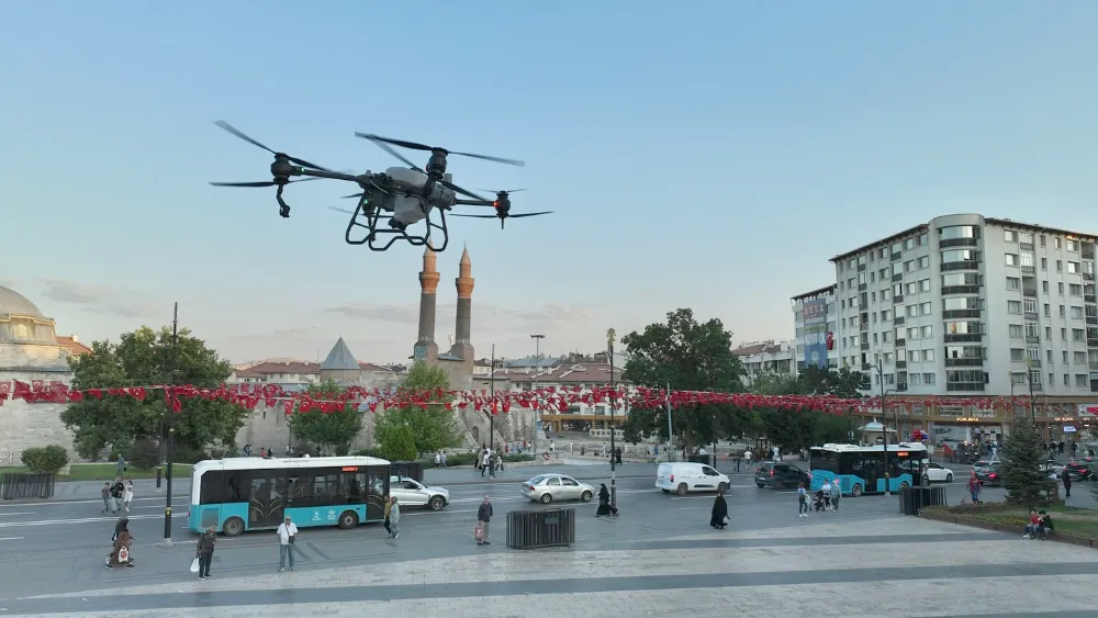 Sivas’ta Belediyeden Gül Suyu İle Havayı Ferahlatan Uygulama