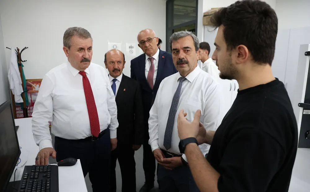 BBP Genel Başkanı Destici’den Sivas Bilim ve Teknoloji Üniversitesi’ne Teknoloji Desteği