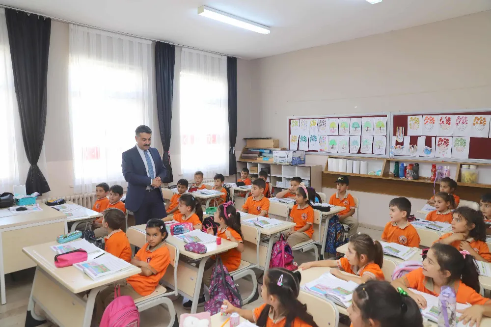 Fatih Erdoğan, 1. Sınıf Öğrencileriyle Buluştu: Kitap Okumayı Teşvik Etti