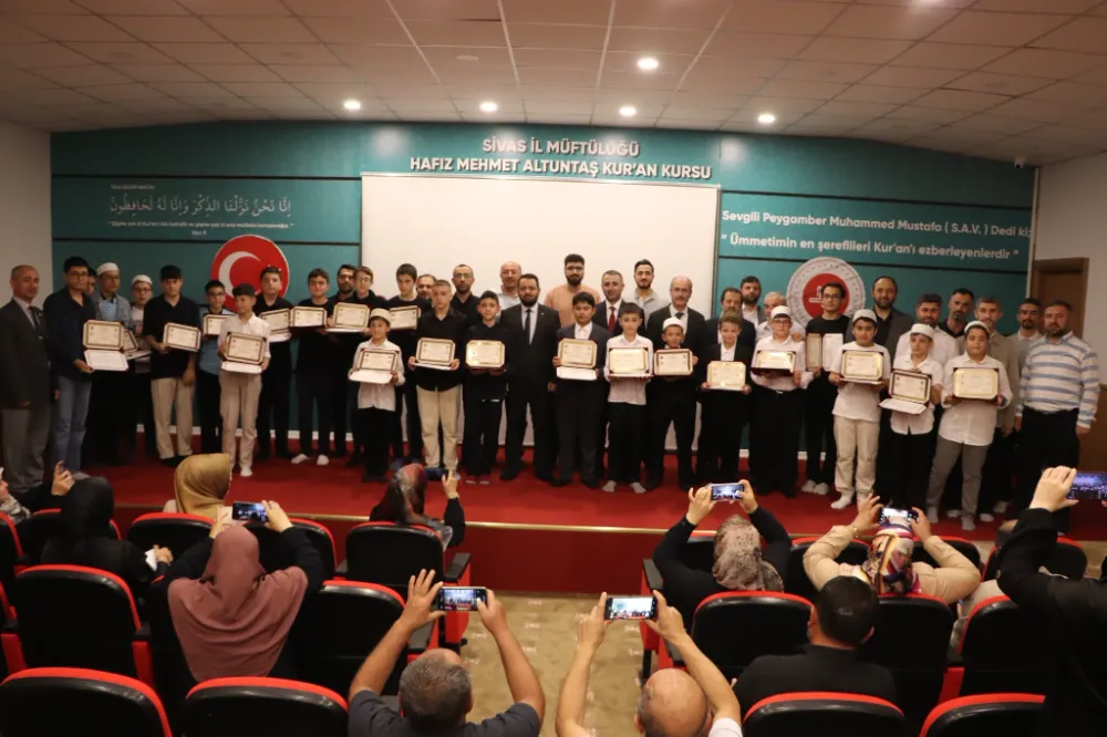 Sivas’ta 46 Hafız Öğrenci Belgelerini Aldı