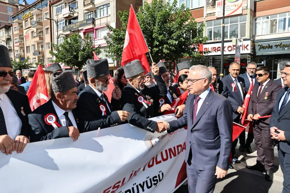 Sivas’ta “Kahramanlarla Kardeşlik Yolunda” Yürüyüşü Düzenlendi