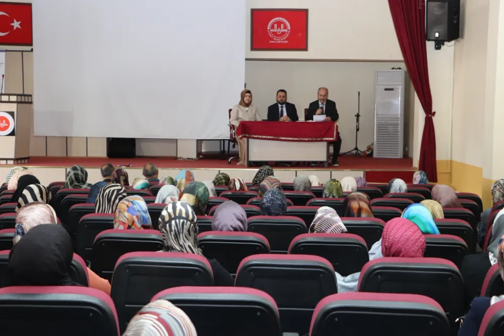 Müftü Limon, Kur’an Kursu Öğreticileriyle İlk Toplantısını Gerçekleştirdi