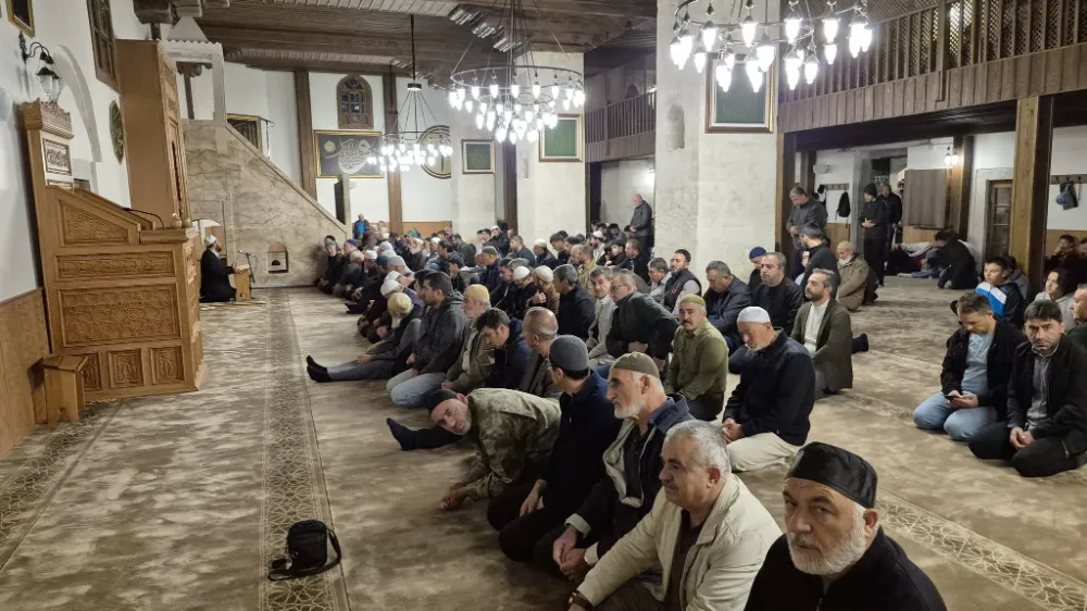 Tarihi Meydan Camii’nde “Sabah Namazı Buluşmaları” Başladı