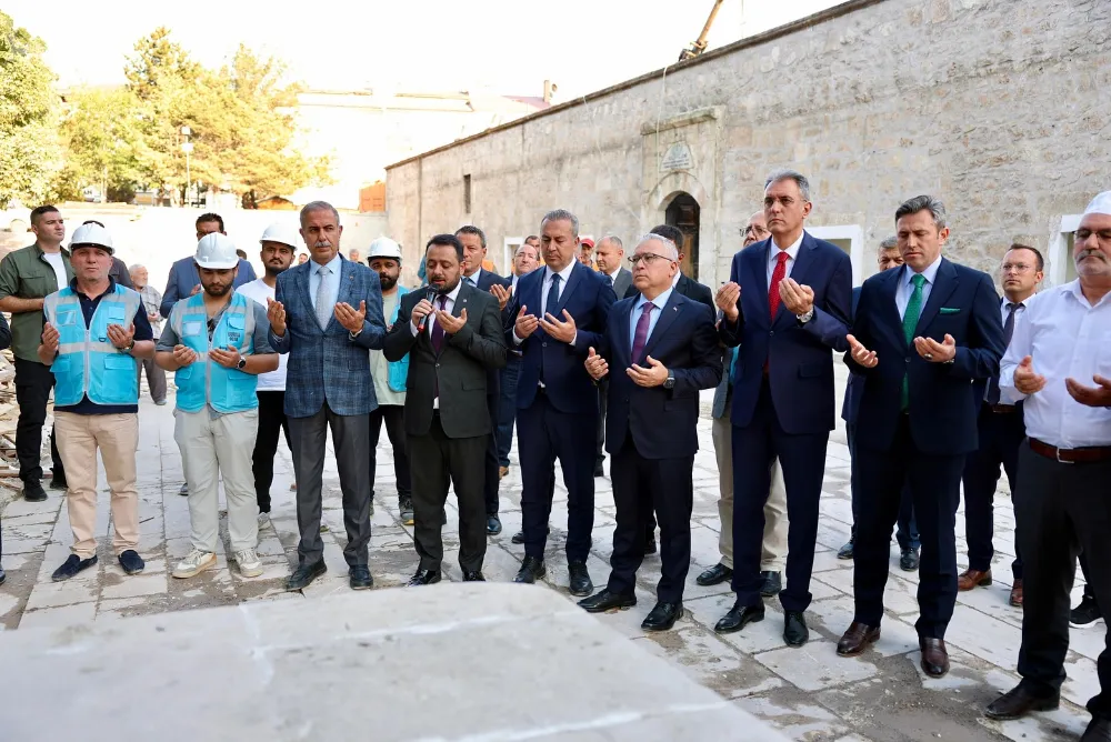Sivas Kongresi Delegeleri Kabirleri Başında Dualarla Anıldı