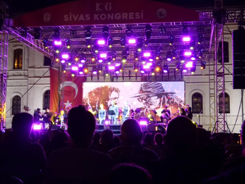 Sivas Kongresi’nin 106. Yılı Anadolu Rock Ezgileriyle Taçlandı